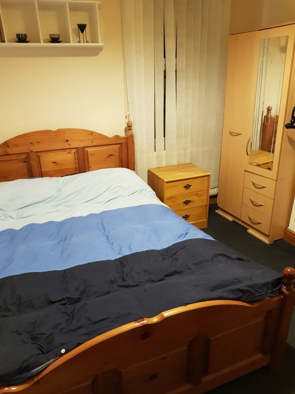 Room Abbott Road in Greater London