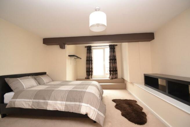 Flat Potternewton Lane in Leeds