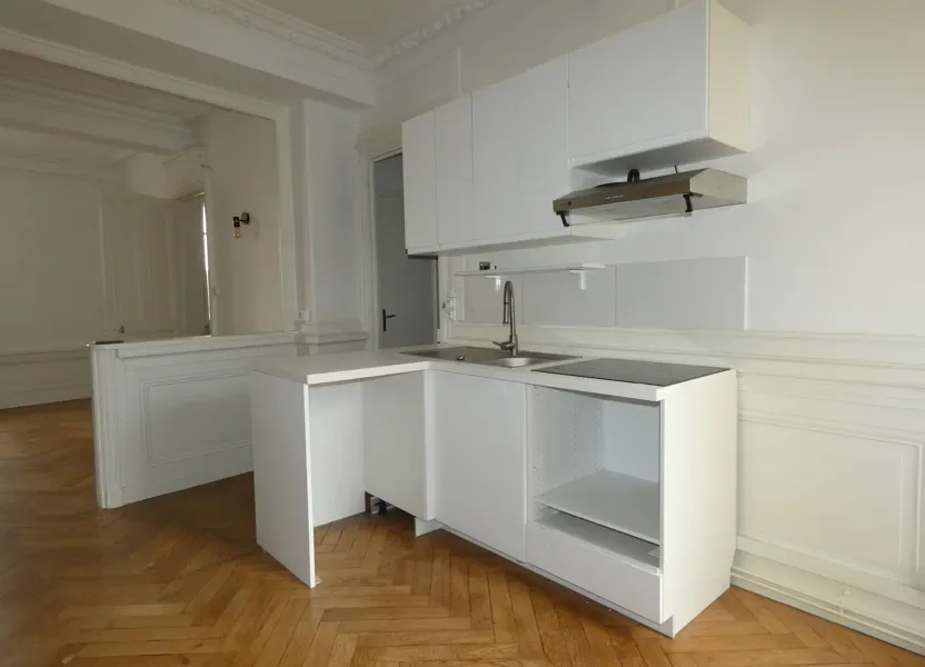 Flat Avenue Georges Clemenceau in Saint-Genis-Laval