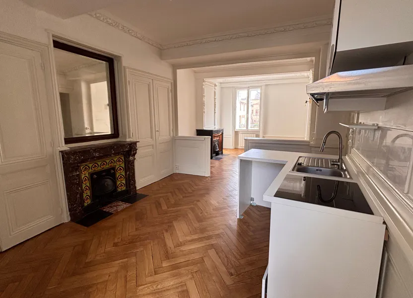 Flat Avenue Georges Clemenceau in Saint-Genis-Laval