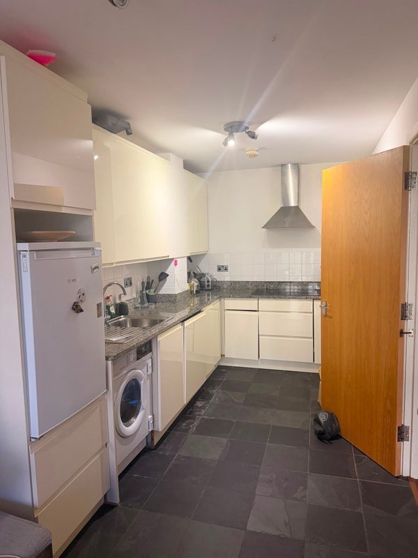 Flat Millharbour in Greater London