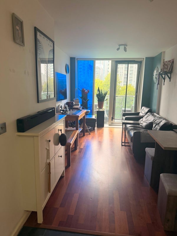 Flat Millharbour in Greater London