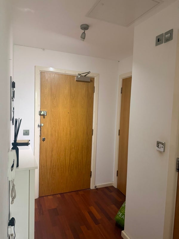 Flat Millharbour in Greater London