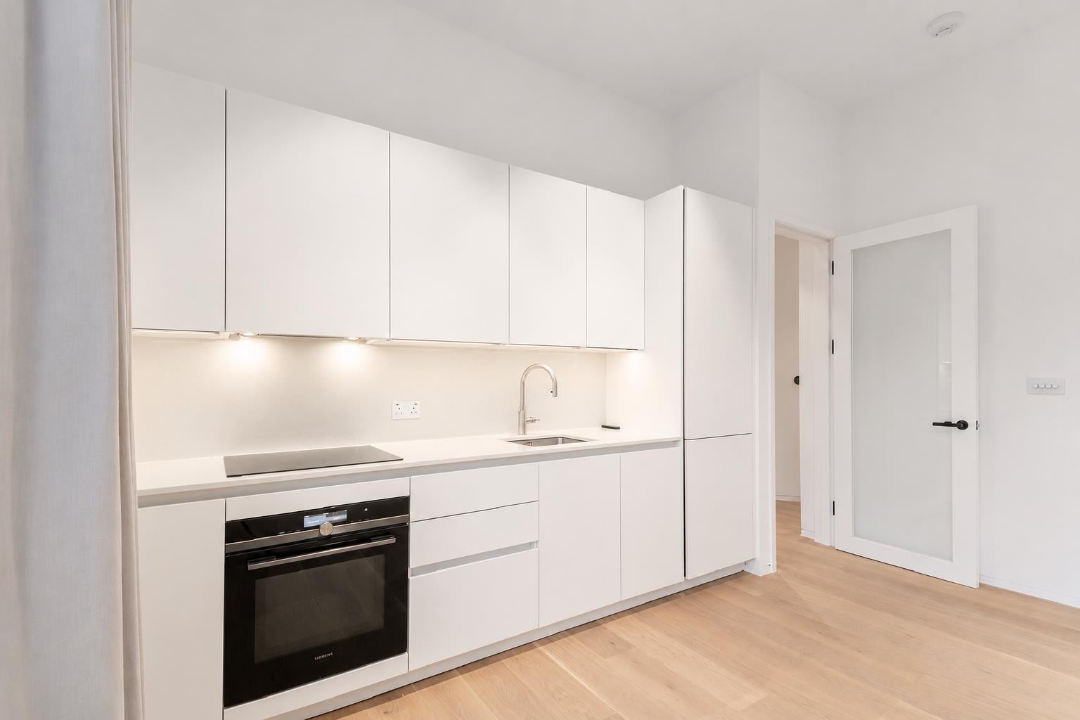 Flat Daleham Gardens in Greater London