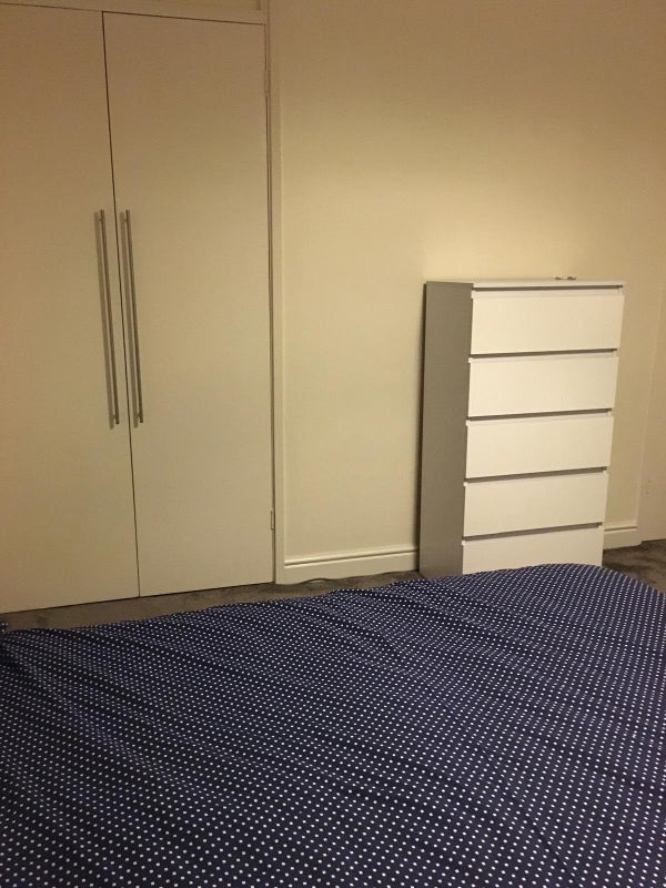 Room Heaton Road in Greater London