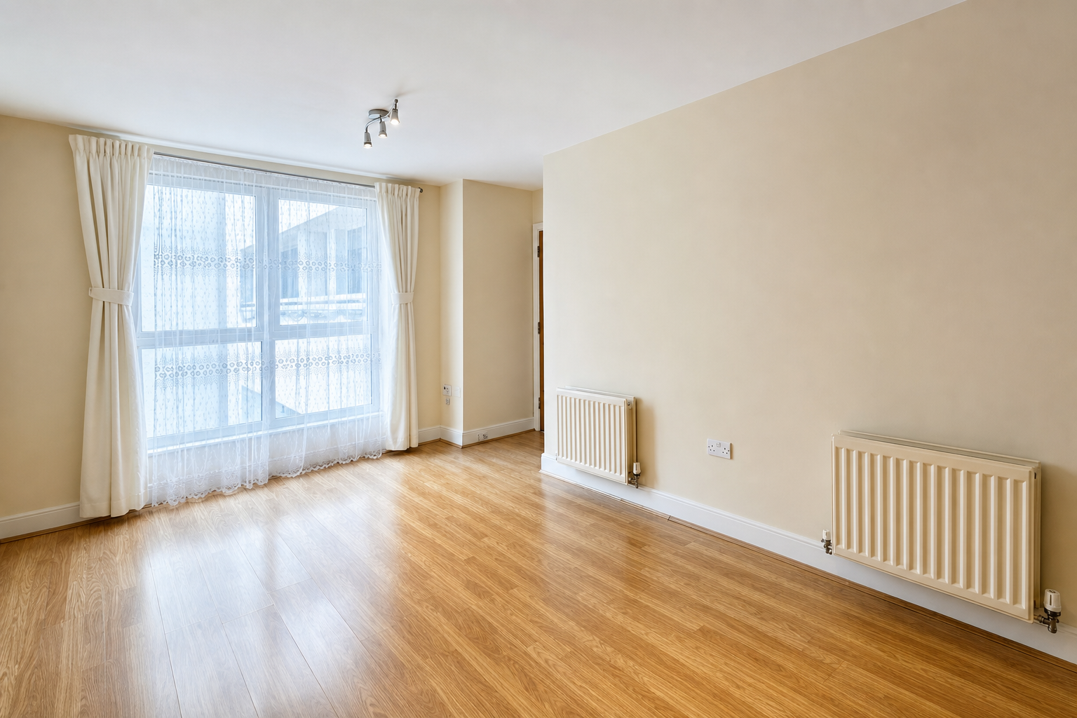 Flat London Road in Greater London