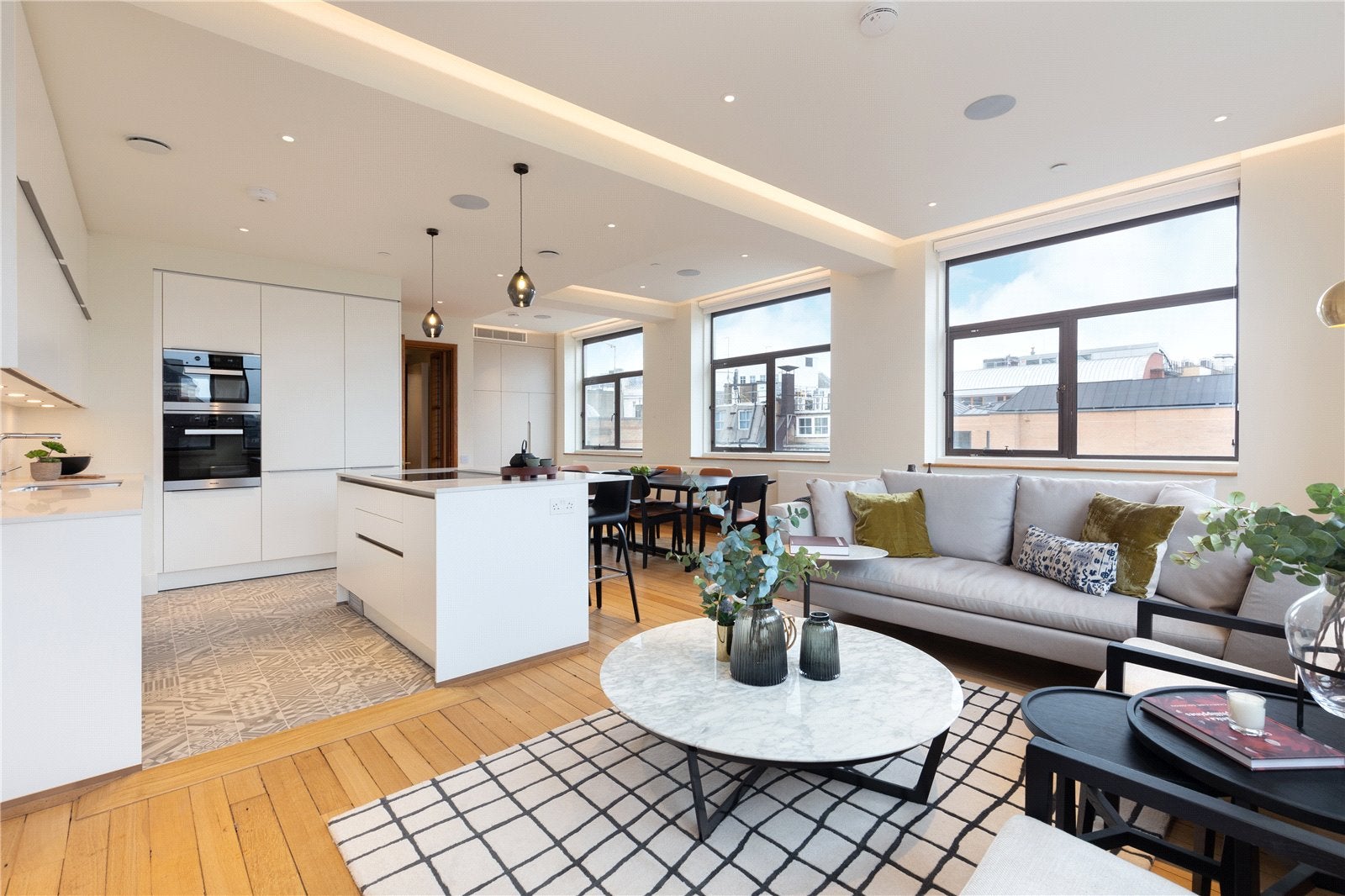 Flat Golden Square in City of Westminster