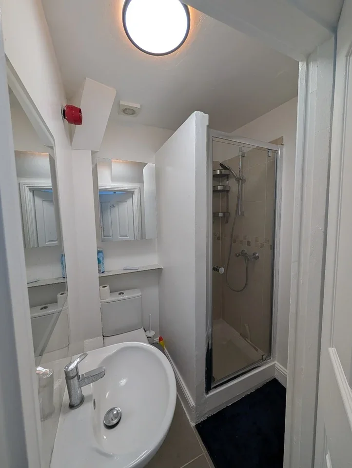Flat Leinster Gardens in City of Westminster