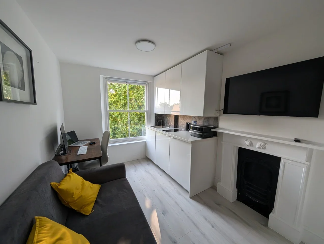 Flat Leinster Gardens in City of Westminster