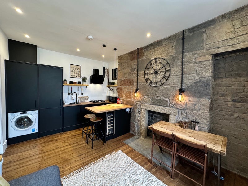 Flat Buccleuch Terrace in City of Edinburgh