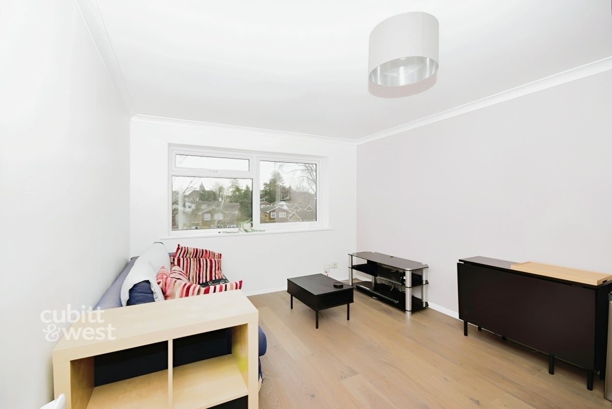 Flat Jupiter Court in Portsmouth