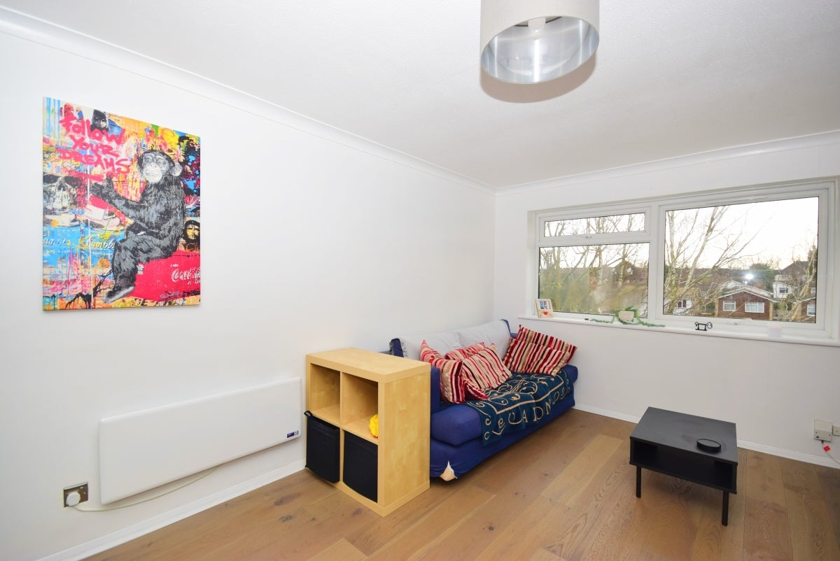 Flat Jupiter Court in Portsmouth