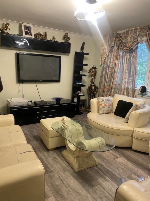 Room Buckland Street in Greater London