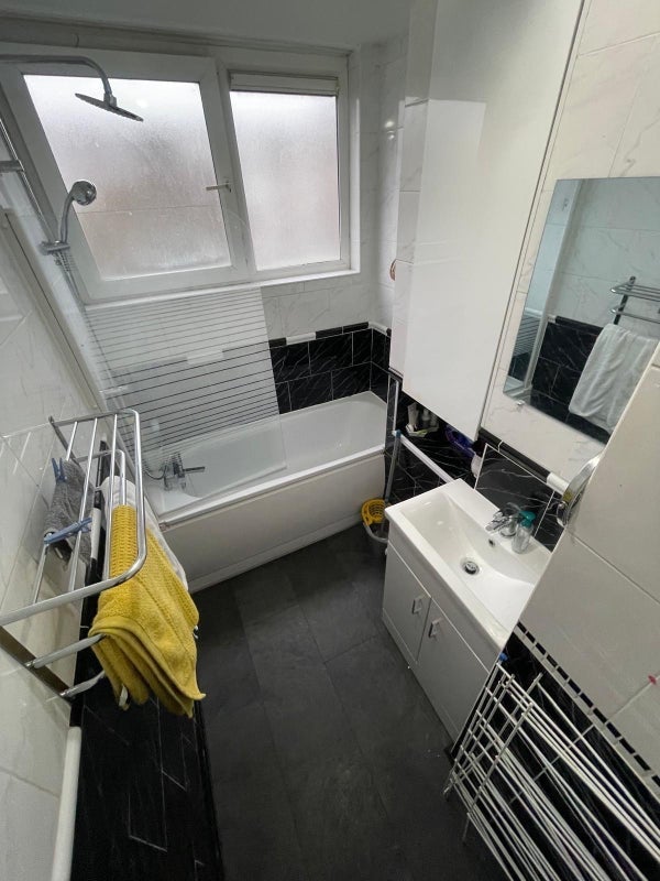 Room Buckland Street in Greater London