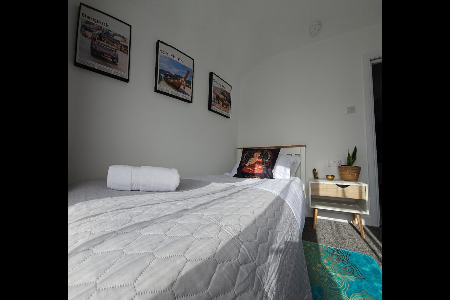Room Powell Gardens in Greater London