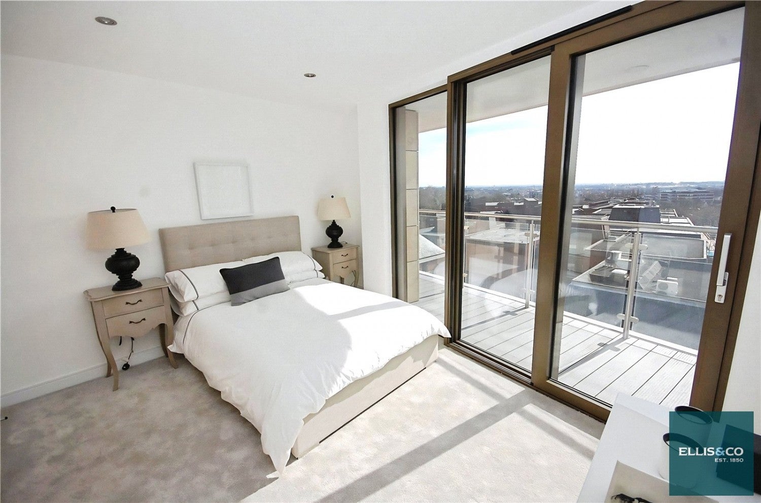 Flat Regent's Park Road in Greater London
