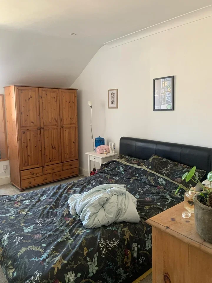 Flat Birchington Road in Greater London