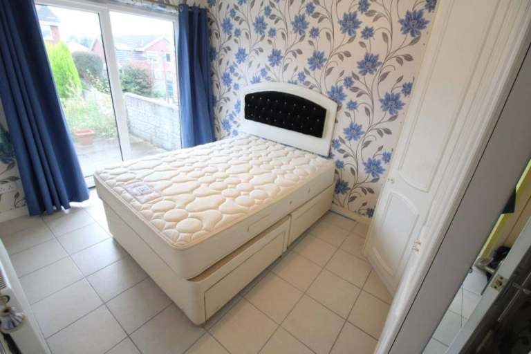 Flat Eastham Close in Greater London
