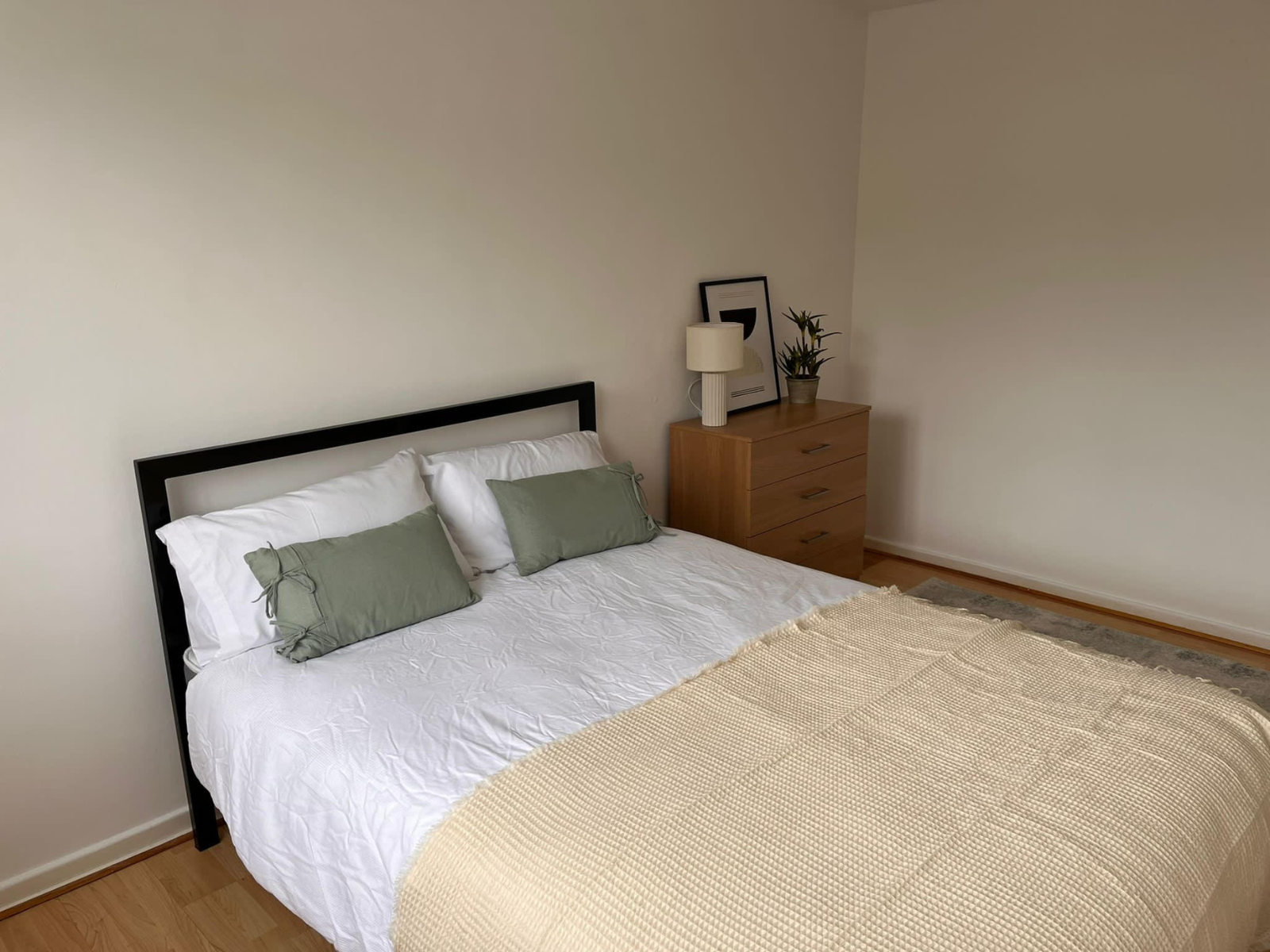 Flat Woodbridge Green in Leeds