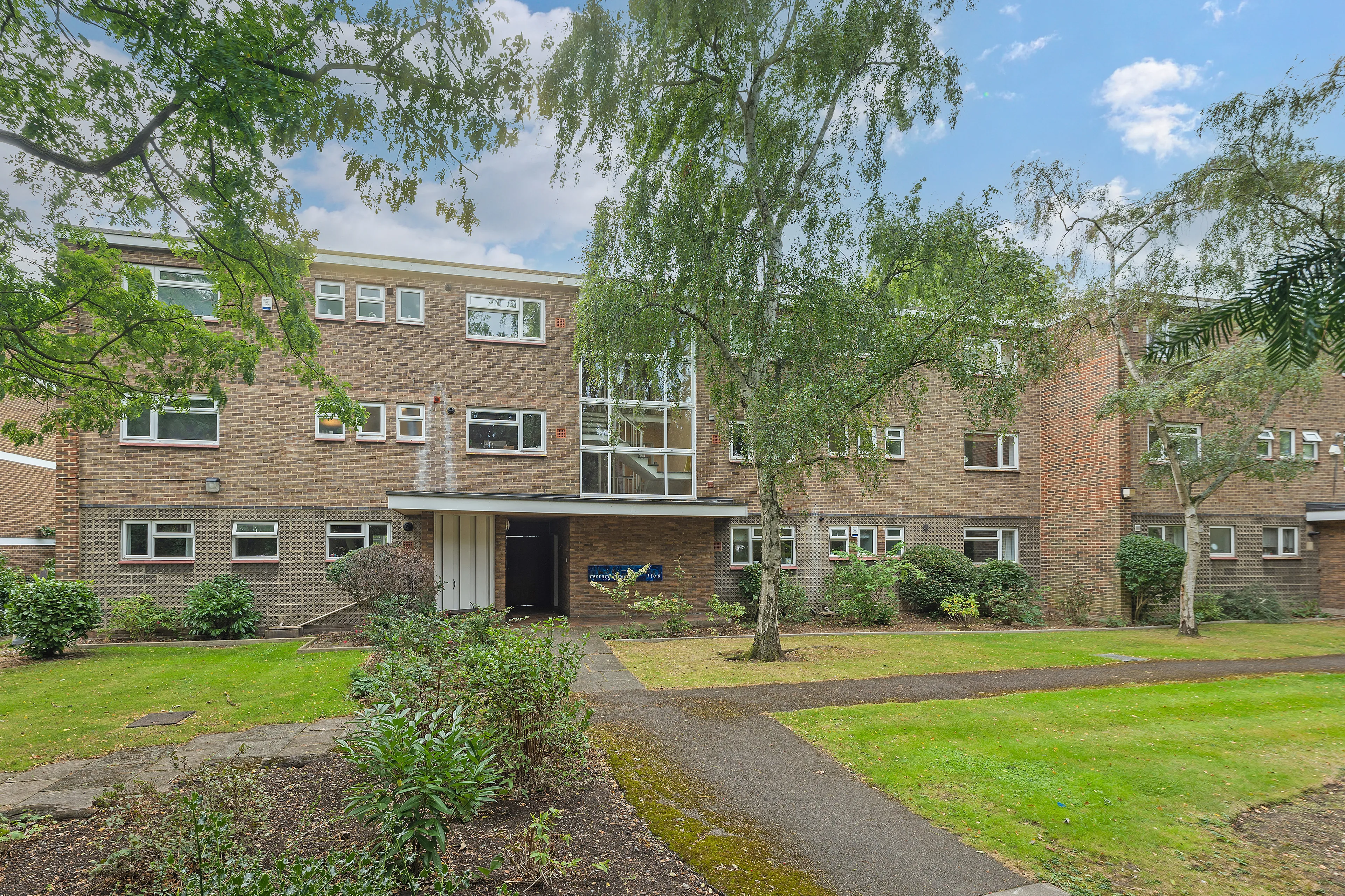 Flat Rectory Green in Greater London