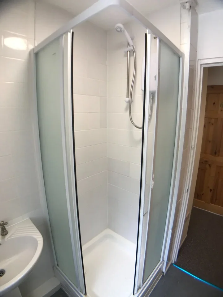 Room Timmis Close in Wolverhampton