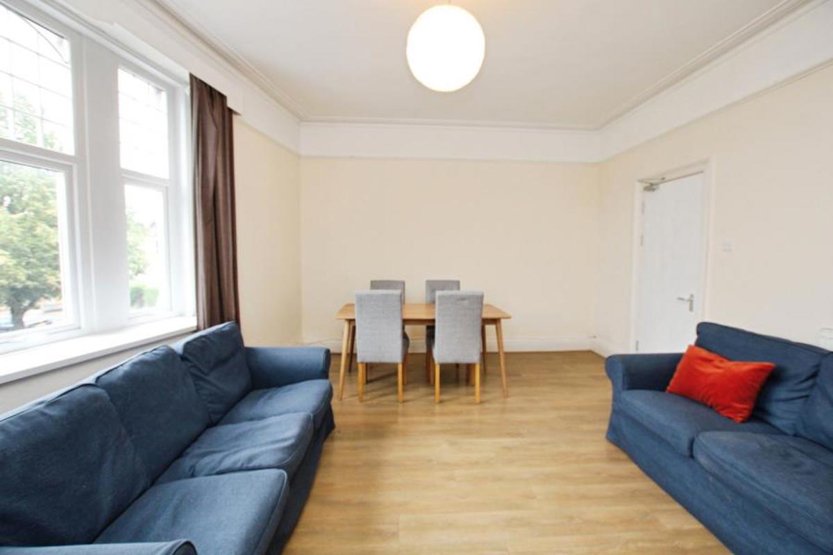 Flat Henleaze Road in Bristol