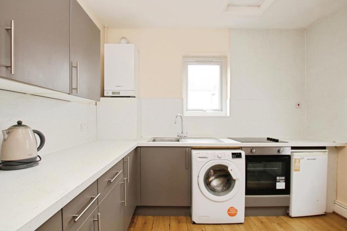 Flat Henleaze Road in Bristol