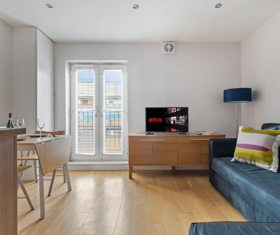 Flat Hoxton Street in Greater London