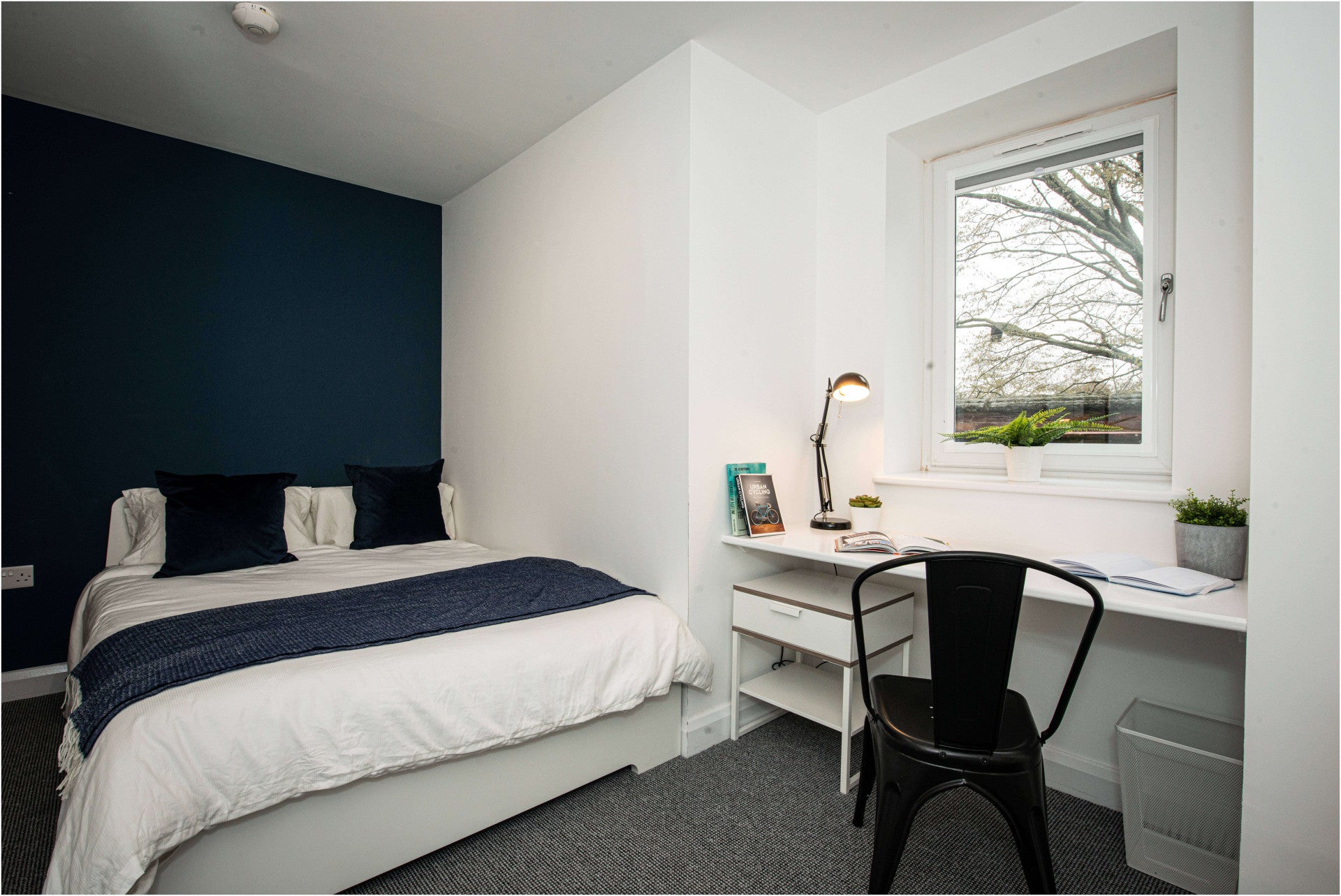 Room Melville Place in Leeds