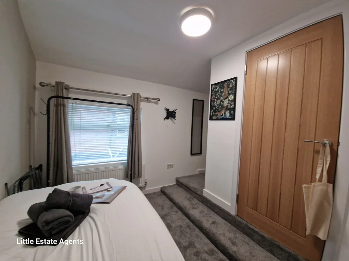 Room Cooper Street in St Helens