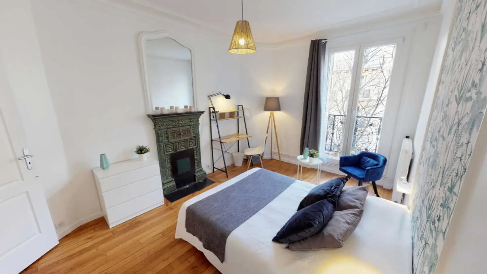 Room Rue Meynadier in Paris