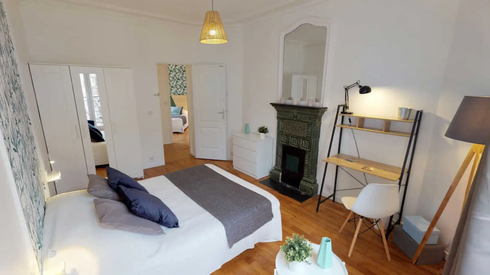 Room Rue Meynadier in Paris