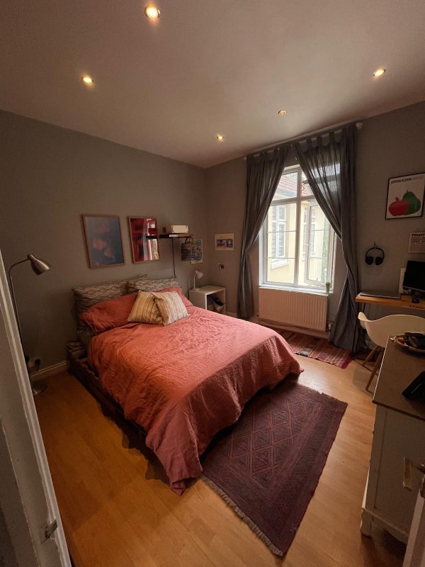 Room Harrington Hill in Greater London