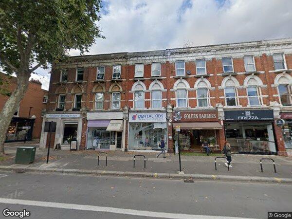 Room Chiswick High Road in Greater London