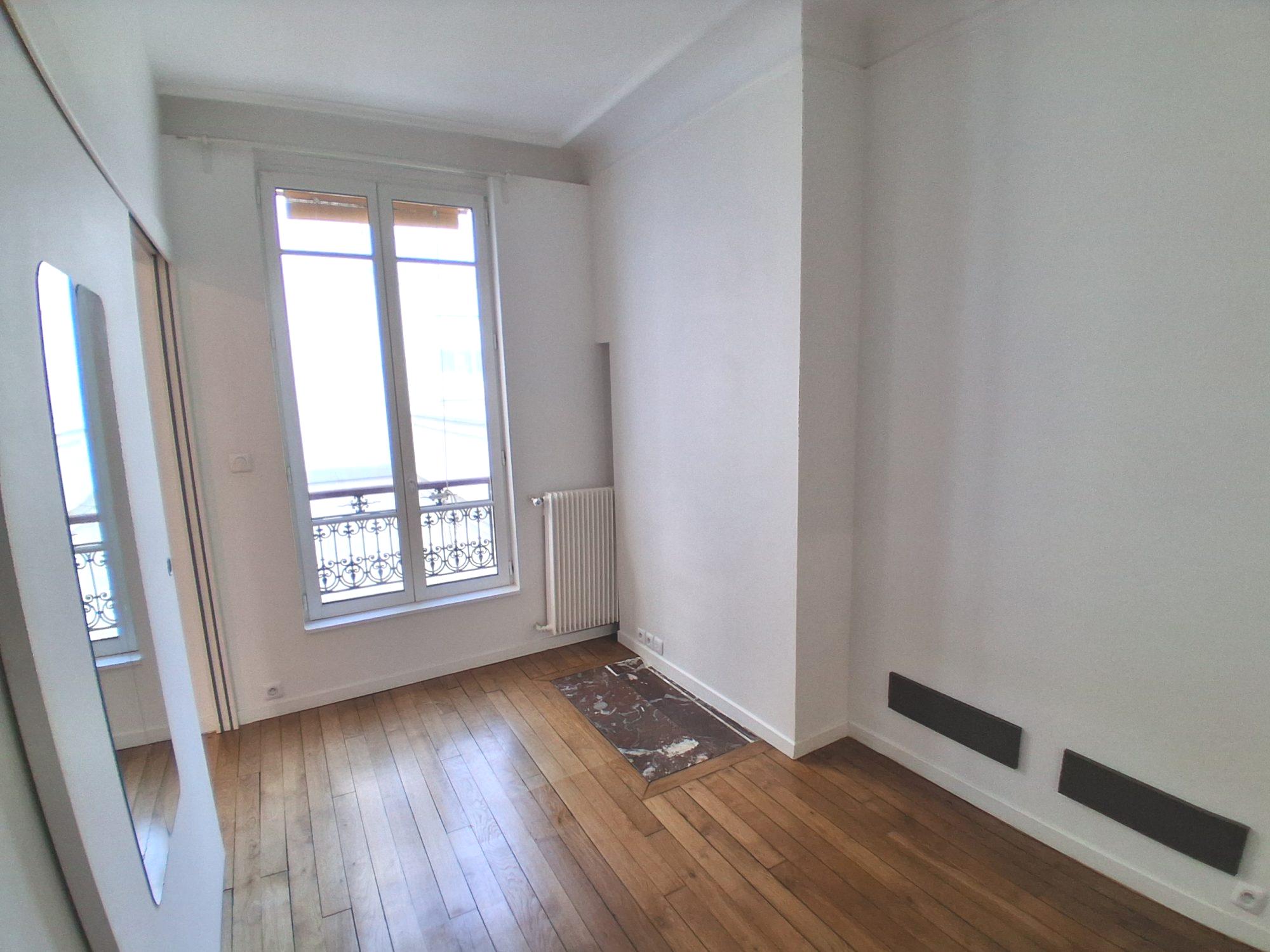Flat Rue Robert Lindet in Paris