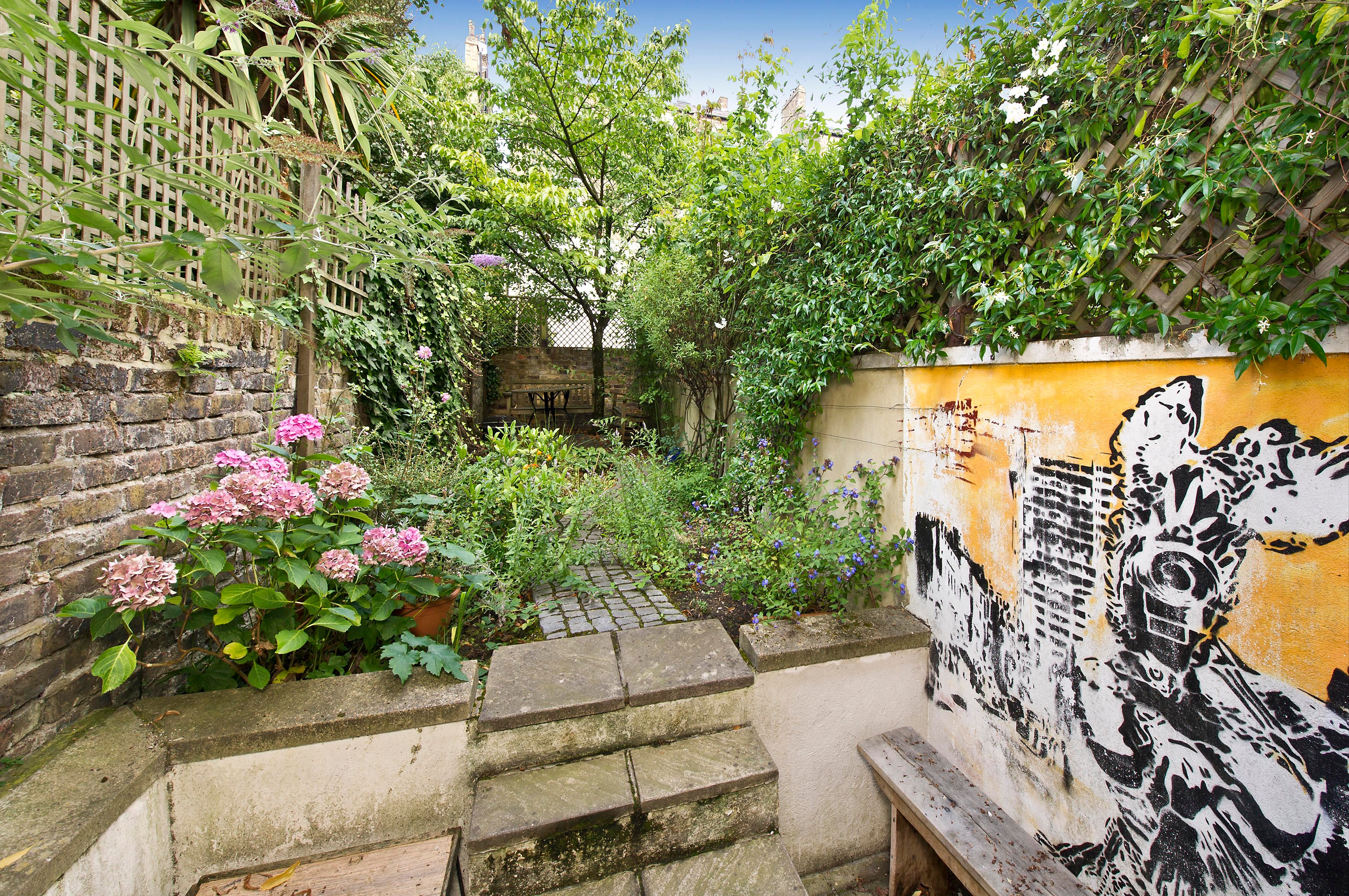 Flat Cambridge Gardens in Greater London