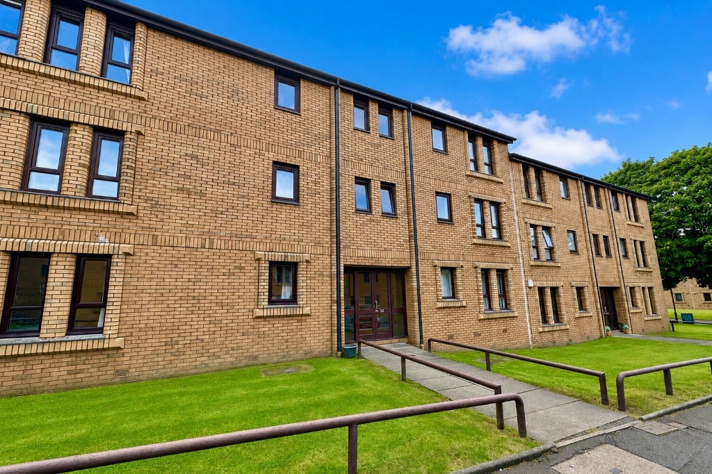 Flat Garriochmill Road in Glasgow