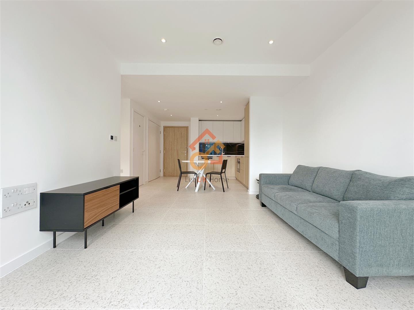 Flat Cendal Crescent in Greater London