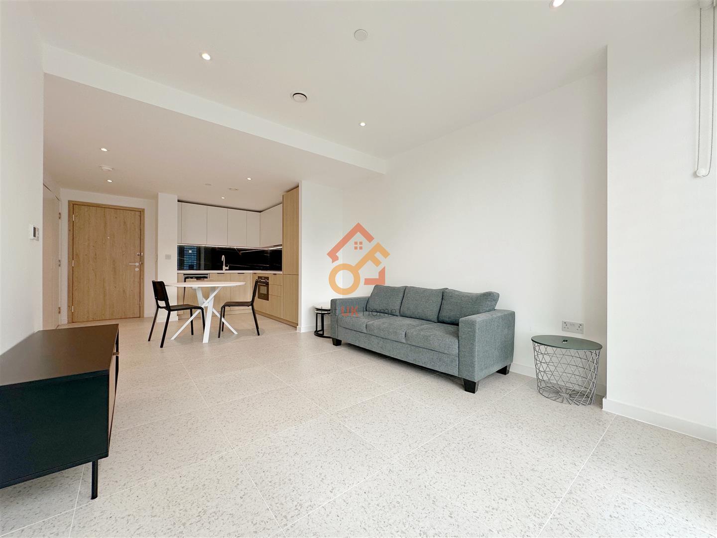 Flat Cendal Crescent in Greater London