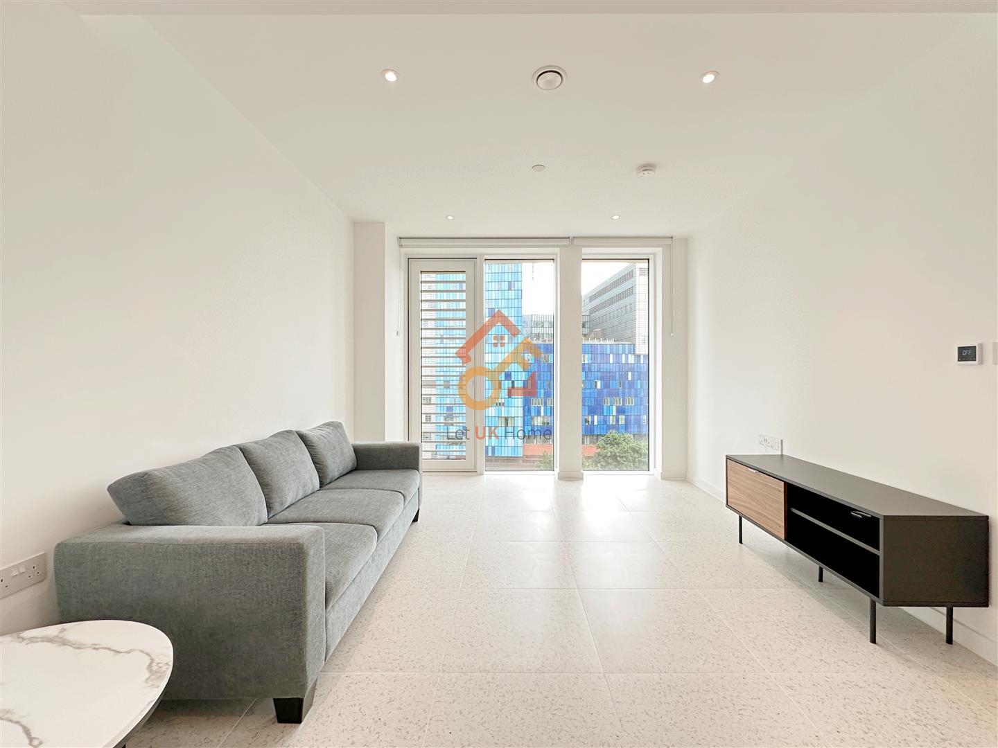 Flat Cendal Crescent in Greater London