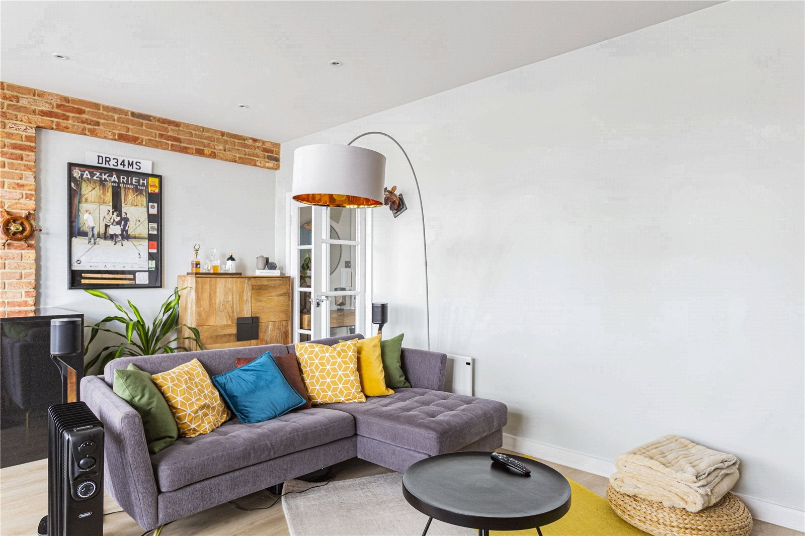 Flat Arden Crescent in Greater London