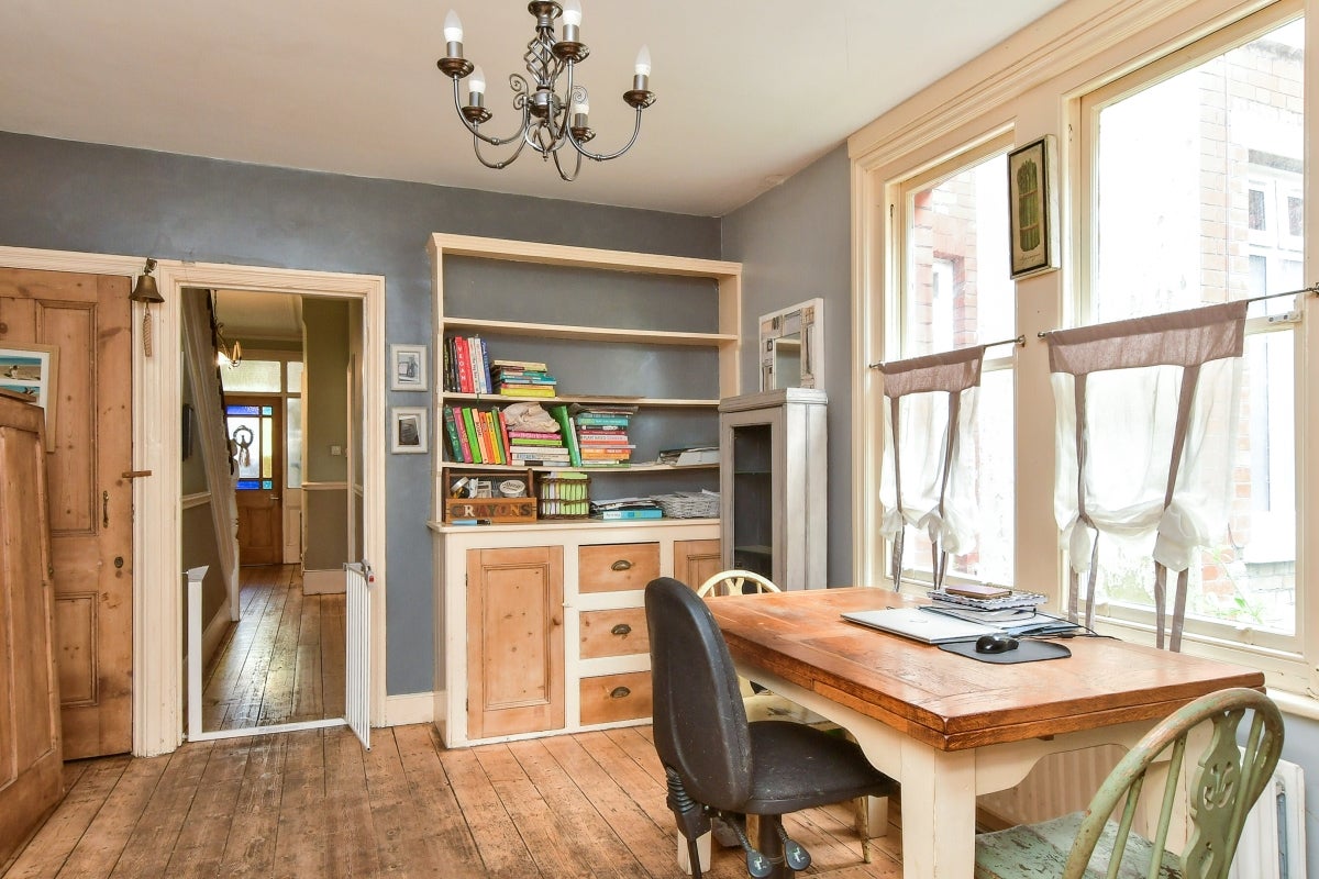 Room Heene Road in Worthing