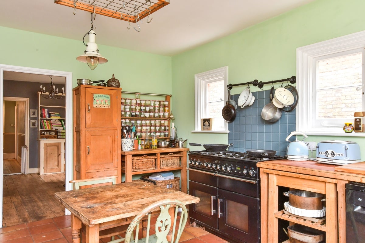 Room Heene Road in Worthing