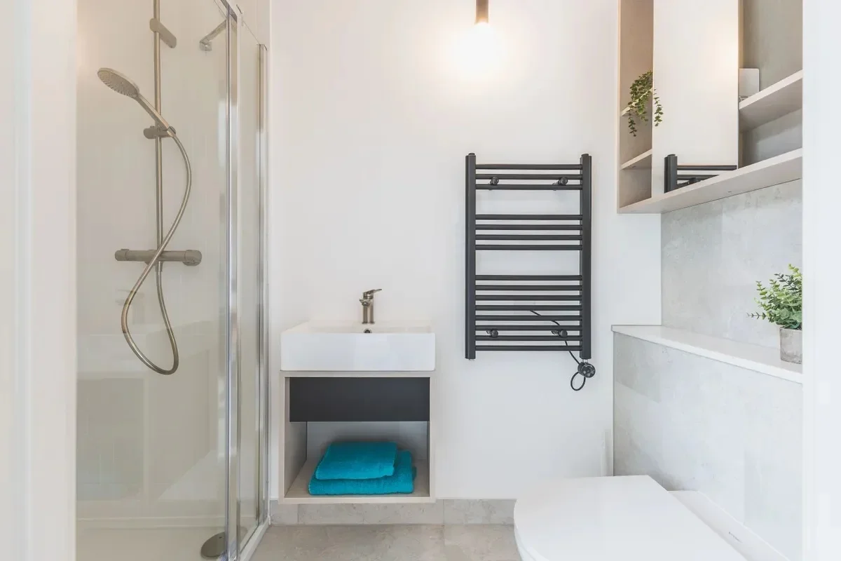 Room Augustus Road in Greater London