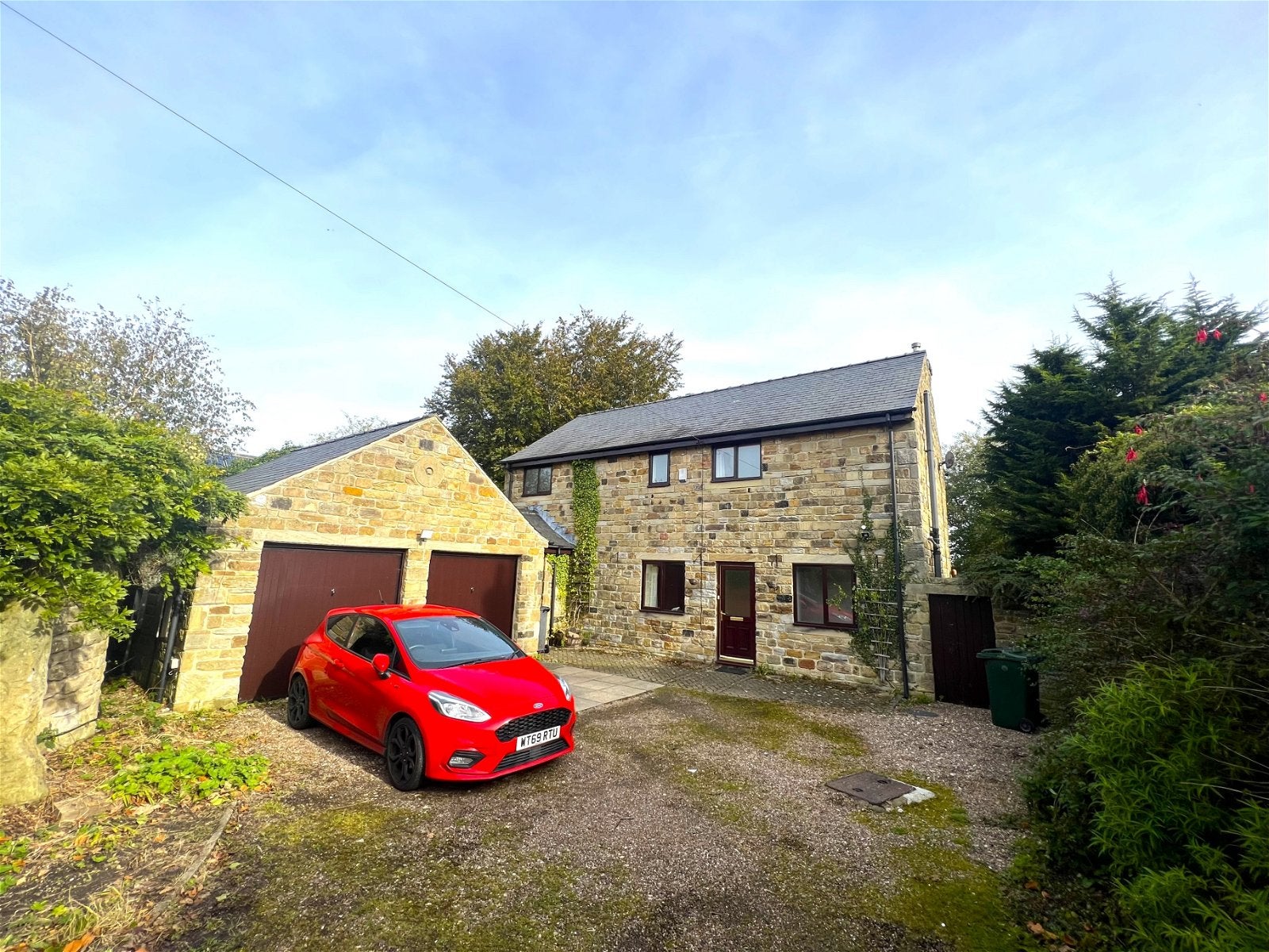 House New Smithy Avenue in Sheffield