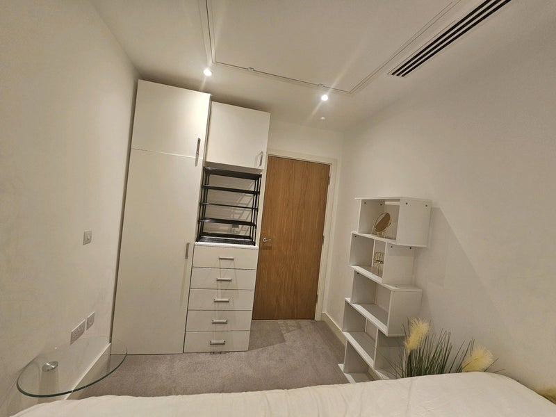 Room Cherry Orchard Road in Greater London