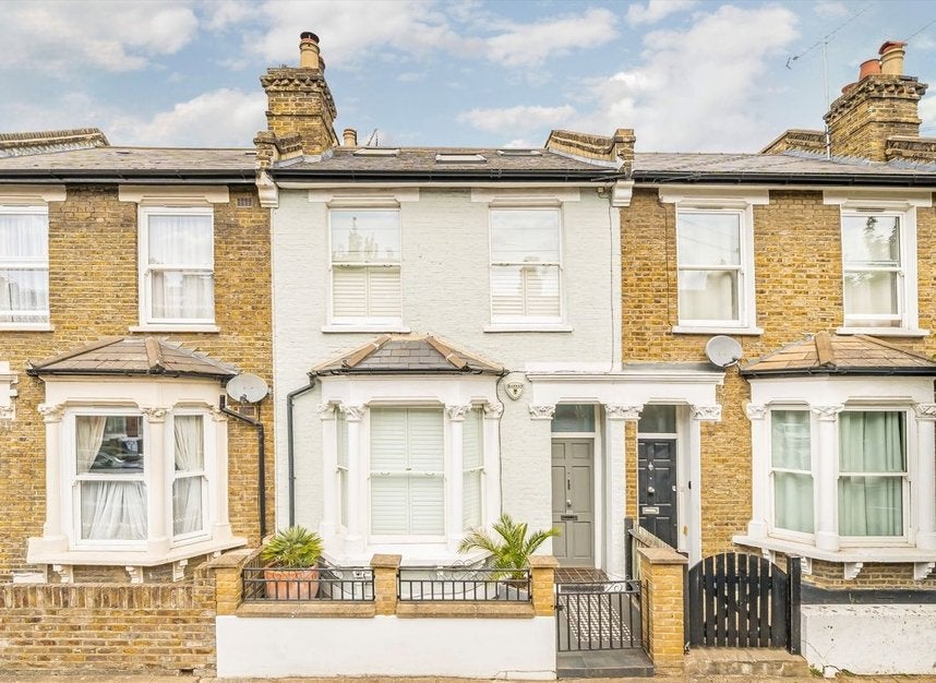 House Biscay Road in Greater London