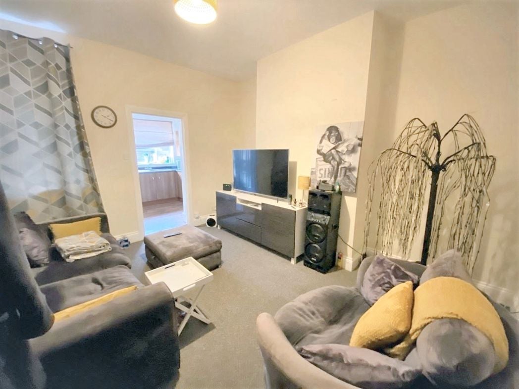 Flat Holly Avenue in North Tyneside