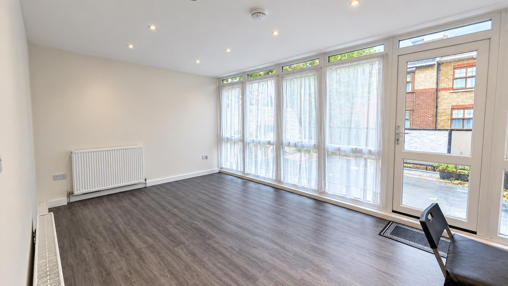Flat Prague Place in Greater London