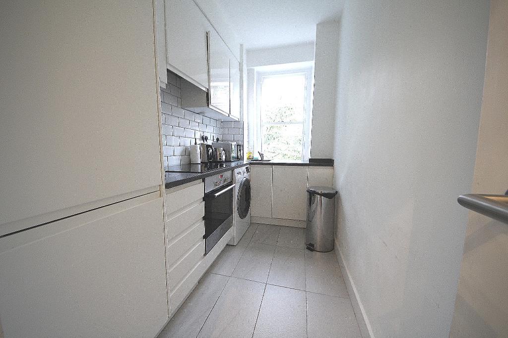 Flat Stourcliffe Street in London